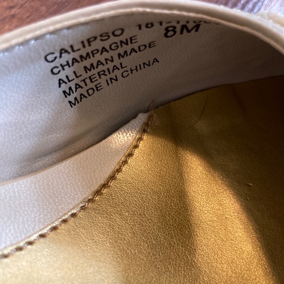 Shoes - Picture 5 of 7